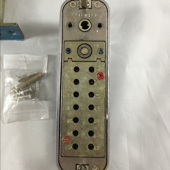 Pushbutton Lock - Picture 6 of 7